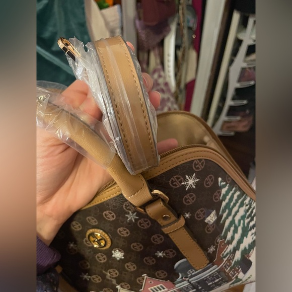 Giani Bernini Holiday Bears Purse - Picture 7 of 12